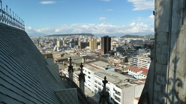 Panoramisch uitzicht van quito, ecuador — Stockfoto
