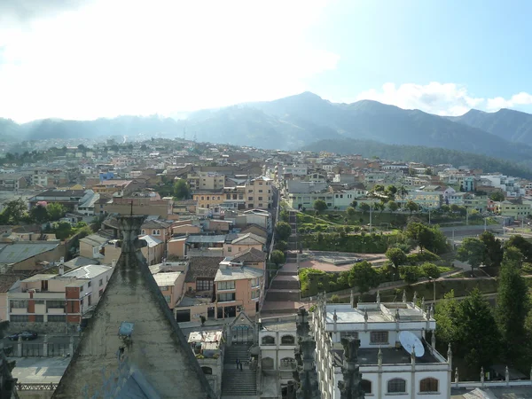 Panoramautsikt över quito, ecuador — Stockfoto