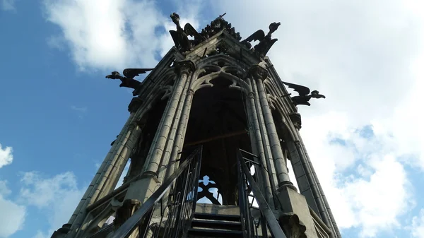 A Basílica do Voto Nacional (em espanhol: Basílica del Voto Nacional), Quito, Equador. Às vezes também é chamado de Catedral Consagración de Jesús ou Basílica de San Juan. . — Fotografia de Stock