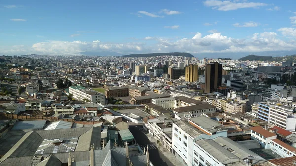 Panoramablick auf quito, ecuador — Stockfoto