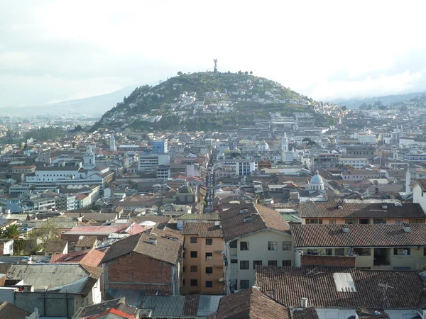Panoramiczny widok z quito, Ekwador — Zdjęcie stockowe
