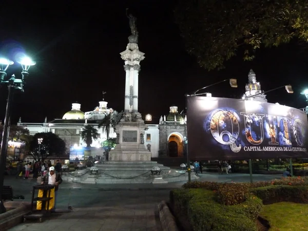 Plaza Grande (The Main Square) at night in Quito, Ecuador — Stock Photo, Image