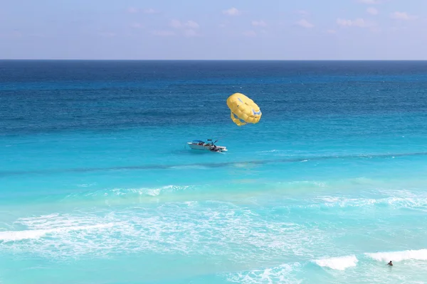 Caraibische zee in cancun, mexico Rechtenvrije Stockfoto's