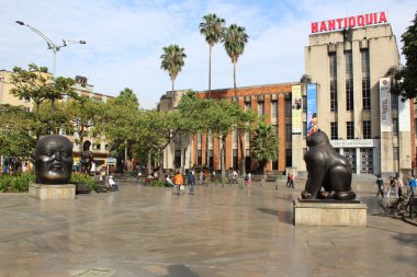 Plaza botero, medellin, colombia (fernando botero heykeller)