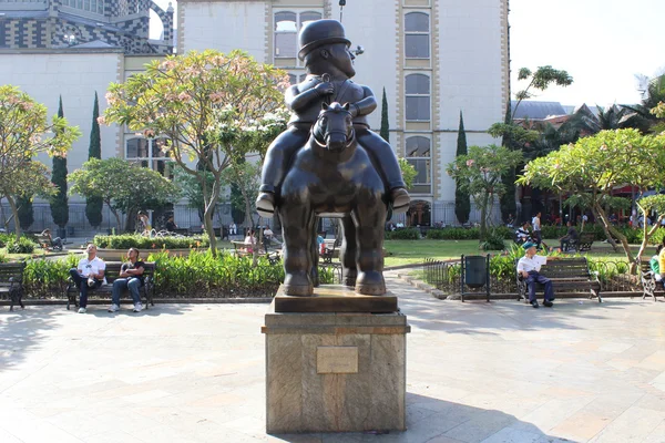 Plaza Botero, Medellin, Kolumbien (Statuen von Fernando Botero) — Stockfoto