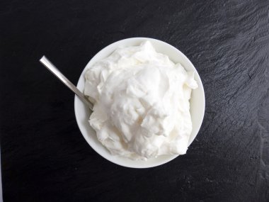 Slate üzerinde bird's-Eye krem