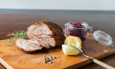 kırmızı lahana ile kızartma tükürmek