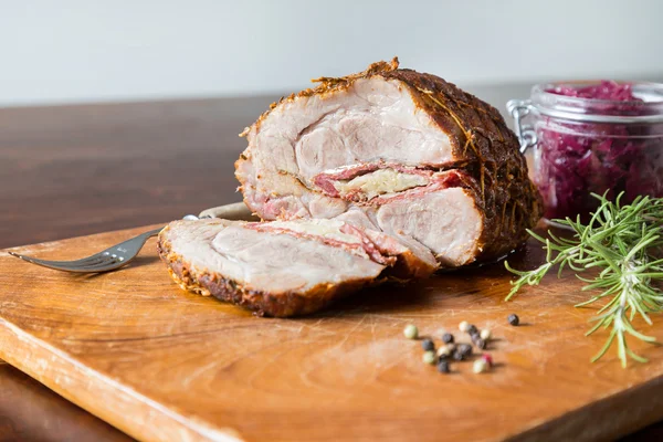 Spit roast with red cabbage — Stock Photo, Image