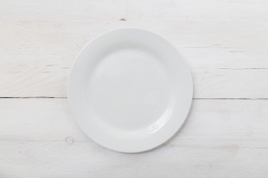 hafif ahşap beyaz tabak
