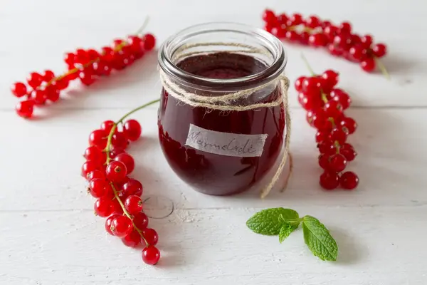 Currant jam in a jar — Stock Photo, Image