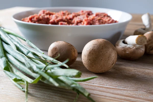 Funghi ripieni prima della cottura — Foto Stock