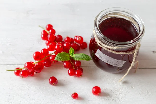 Currant jam in a jar — Stock Photo, Image