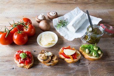 Bruschetta fasulye ve roka, mantar, keçi peyniri ile