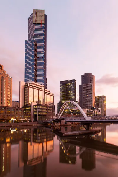 Melbourne Skyline alkonyatkor — Stock Fotó