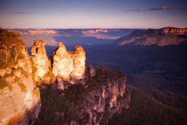 Three Sisters in the Blue Mountains clipart