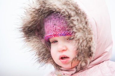 Bebek soğuk ve kar braves
