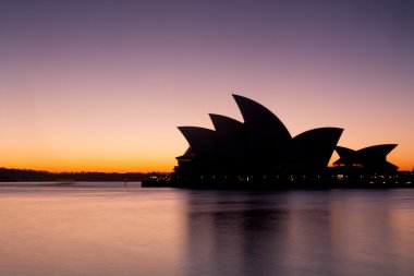Gündoğumunda Sydney Opera Binası