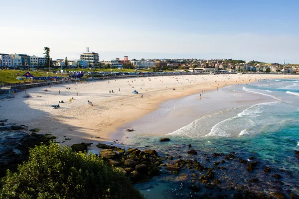 Praia de Bondi durante o verão — Fotografia de Stock