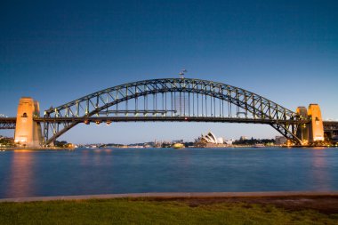 Alacakaranlıkta Sydney Limanı