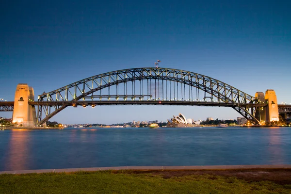 Hafen von Sydney in der Abenddämmerung — Stockfoto