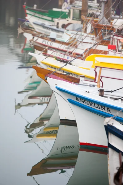 Barcos de pesca do cais — Fotografia de Stock