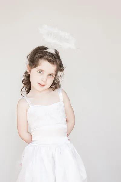 打扮成天使的小女孩 — 图库照片