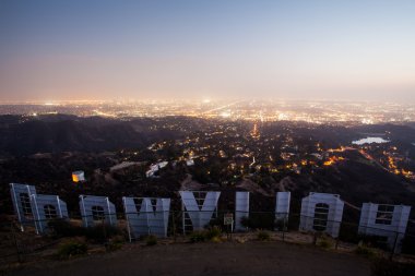 gece Hollywood sign