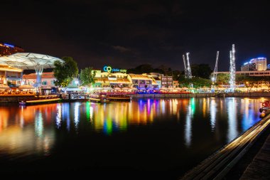 Clarke Rıhtımı Singapur 'da Gece