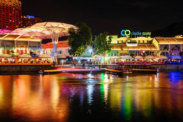 Кларк Квей у Сінгапурі вночі — стокове фото