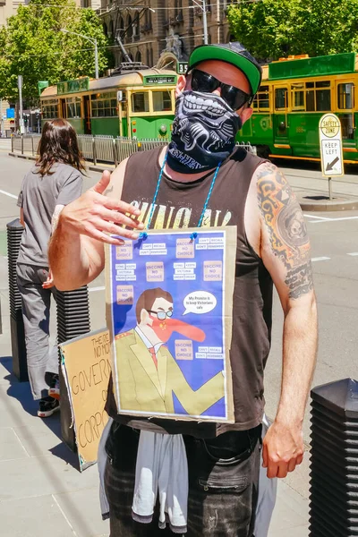 Anti-vaccination Protest in Melbourne CBD — Stock Photo, Image