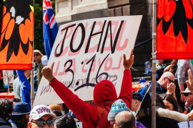 Avustralyalılar Zorunlu COVID-19 Aşılarına Karşı Dünya Çapında Özgürlük Yürüyüşü 'nün Bir parçası Olarak Protesto Etti