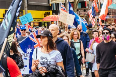 Avustralyalılar Zorunlu COVID-19 Aşılarına Karşı Dünya Çapında Özgürlük Yürüyüşü 'nün Bir parçası Olarak Protesto Etti