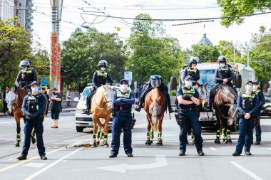 Avustralyalılar Zorunlu COVID-19 Aşılarına Karşı Dünya Çapında Özgürlük Yürüyüşü 'nün Bir parçası Olarak Protesto Etti