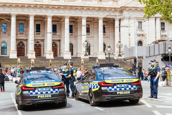 Australijczycy protestują w ramach "Światowego Rajdu o Wolność" przeciwko obowiązkowym szczepionkom COVID-19 — Zdjęcie stockowe