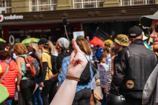 Australané protestují jako součást "World Wide Rally For Freedom" proti povinným vakcínám COVID-19 — Stock fotografie