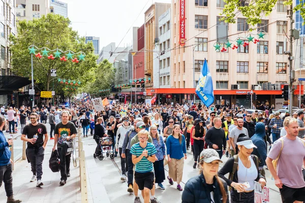 Protestos australianos como parte do "World Wide Rally For Freedom" contra vacinas obrigatórias COVID-19 — Fotografia de Stock