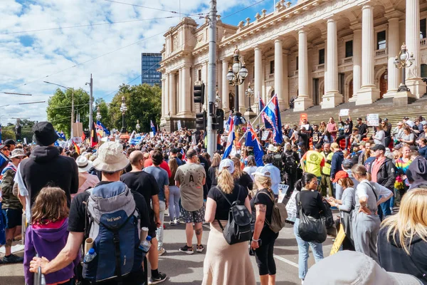 Australané protestují jako součást "World Wide Rally For Freedom" proti povinným vakcínám COVID-19 — Stock fotografie