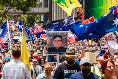 Avustralyalılar COVID-19 Aşılarına Karşı Protesto Ettiler