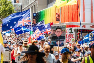 Avustralyalılar COVID-19 Aşılarına Karşı Protesto Ettiler