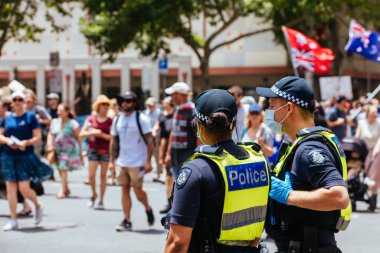 Avustralyalılar COVID-19 Aşılarına Karşı Protesto Ettiler