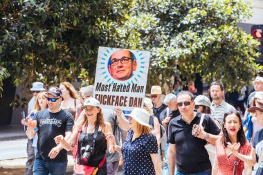 Avustralyalılar COVID-19 Aşılarına Karşı Protesto Ettiler