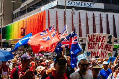 Avustralyalılar COVID-19 Aşılarına Karşı Protesto Ettiler