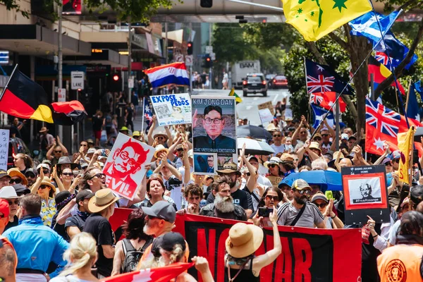 Avustralyalılar COVID-19 Aşılarına Karşı Protesto Ettiler