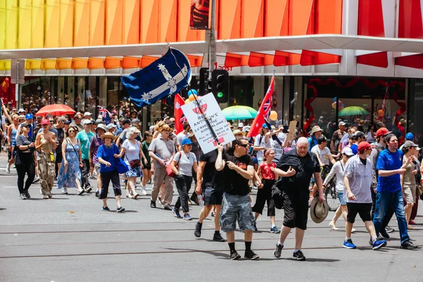 Protesto dos australianos contra vacinas obrigatórias COVID-19 — Fotografia de Stock