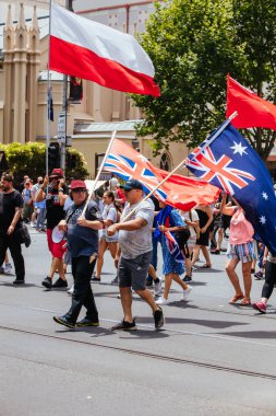 Avustralyalılar COVID-19 Aşılarına Karşı Protesto Ettiler