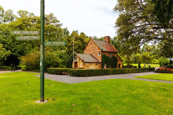 Cooks Cottage in Fitzroy Gardens Melbourne Australia — Stock Photo, Image