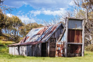 Avustralya 'da Falls Creek yakınlarında Wallace Hut