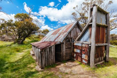 Avustralya 'da Falls Creek yakınlarında Wallace Hut