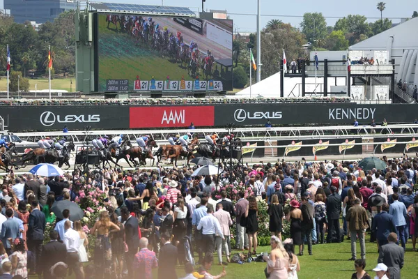 2018 Melbourne Kupa Karnavalı - Lexus Melbourne Kupa Günü