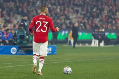 MELBOURNE, AUSTRALIA - 15 Temmuz 2022 tarihinde MCG 'de oynanan sezon öncesi dostluk maçında Manchester United takımından Luke Shaw, Melbourne Victory' ye karşı oynadı.